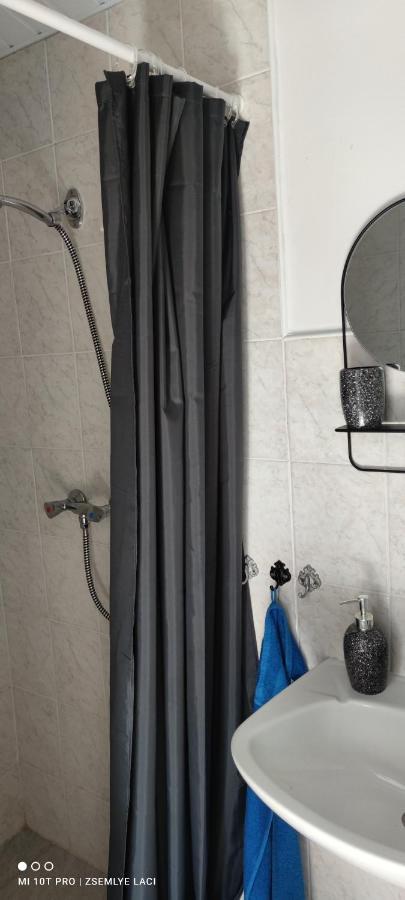 Apartamento Hodosi Apartman Veľký Meder Exterior foto